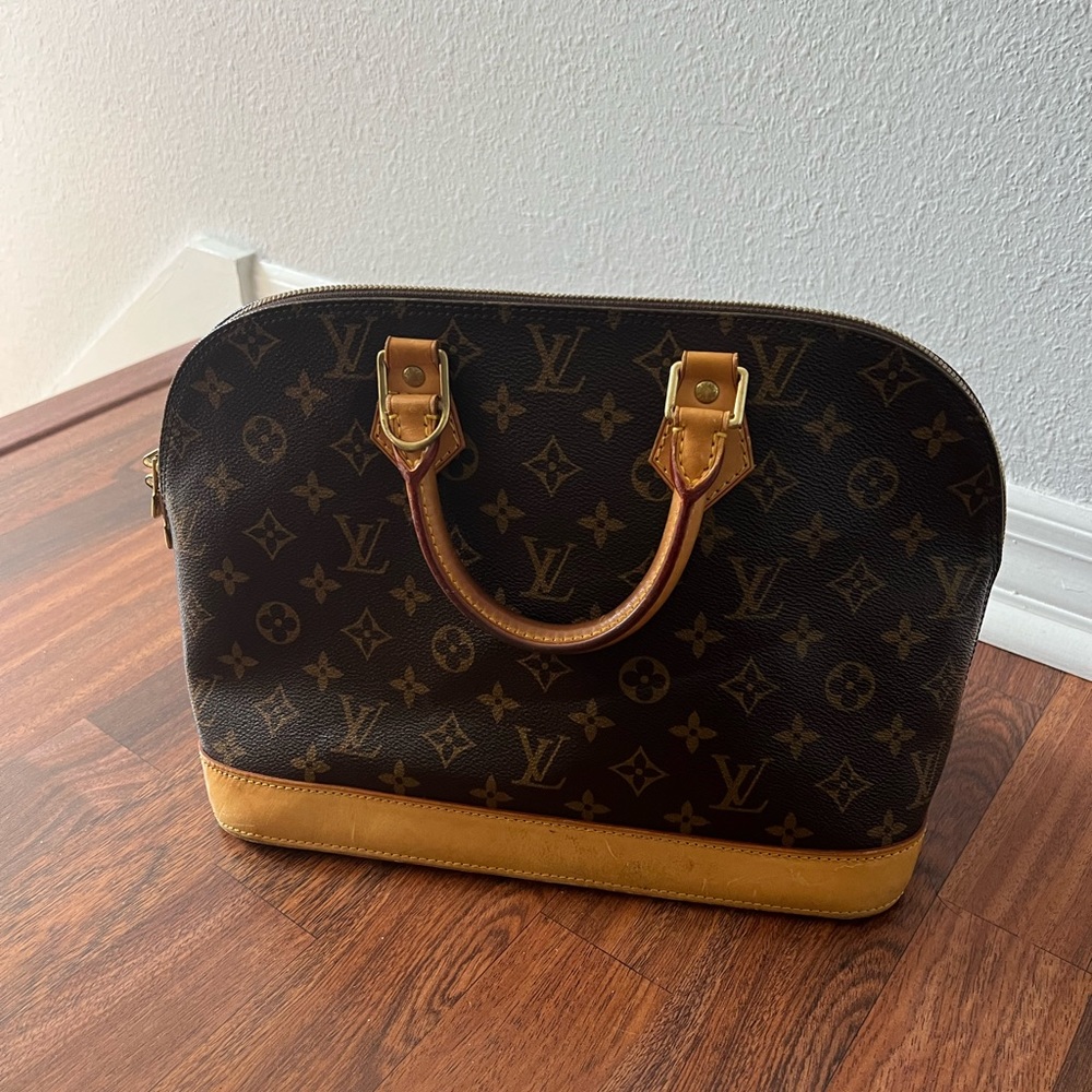 LV Momogram ALMA